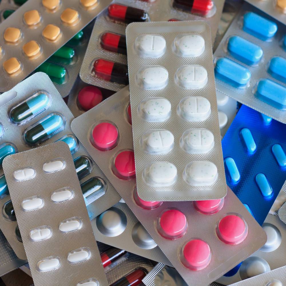 Pillenstrips op elkaar gestapeld